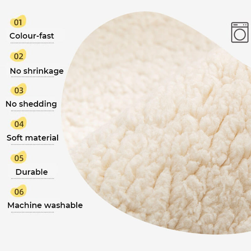 Copertura protettiva per divano impermeabile in morbido pile di finta sherpa antiscivolo.